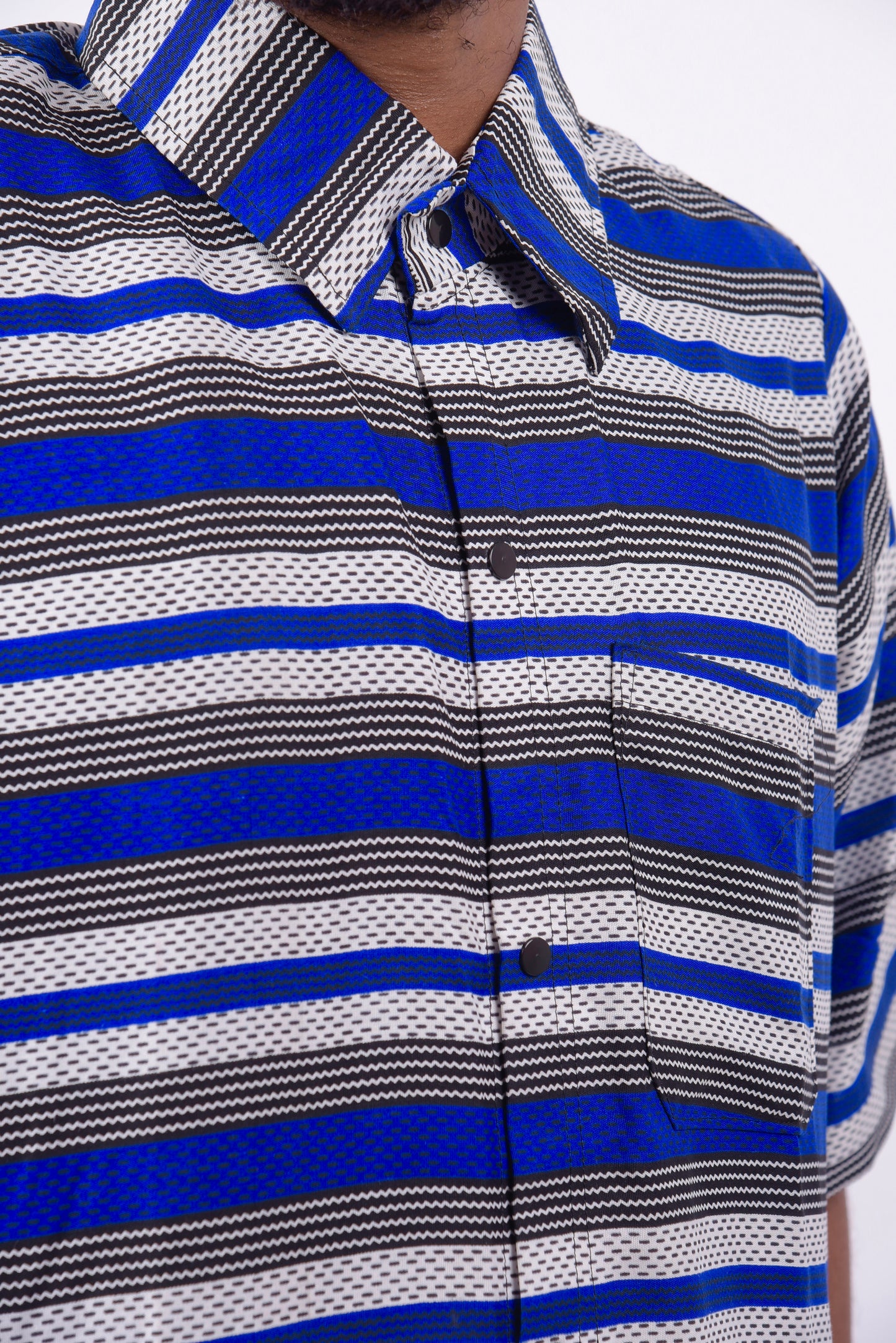 Chemise & bermuda en wax à rayures bleues et blanches
